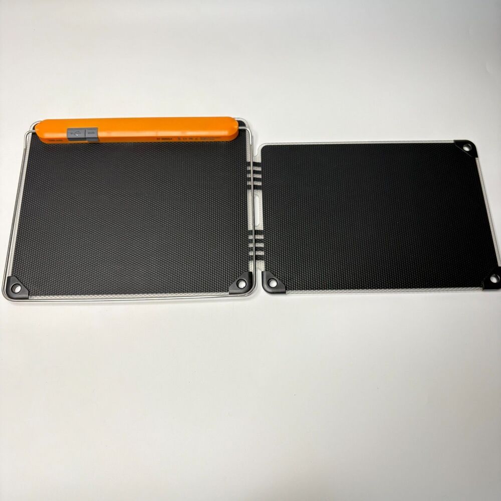 BIOLITE 10W Solar Panel Black 3200Mah Internal Battery Tested, Working - Picture 10 of 10